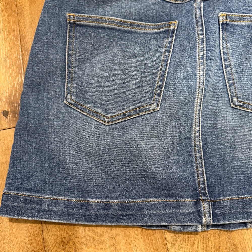 Sneak Peek Blue Denim Buttoned Skirt Size Small - Picture 9 of 14